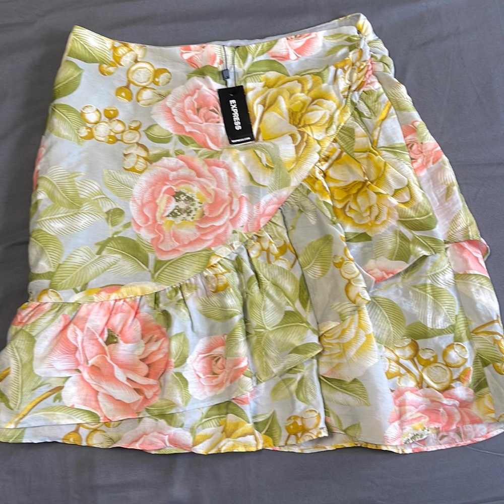 Express floral skirt